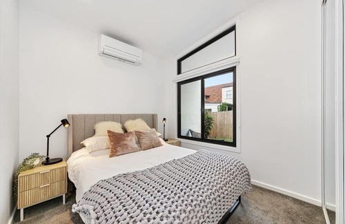 Waverley Cottage | Stunning brand NEW 1-bed designer cottage. Private garden & entry, whisper quiet