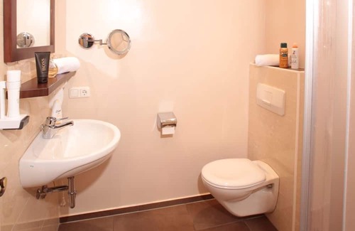 Eggstatt Apartment | Doppelzimmer 20m² mit Südbalkon, Du/wc