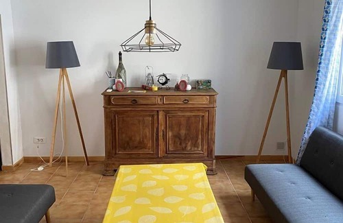 Le Grau-Du-Roi Apartment | Authentic Fisherman's House, sleeps 6, courtyardeur 30 M2, air-conditioned, heart of.