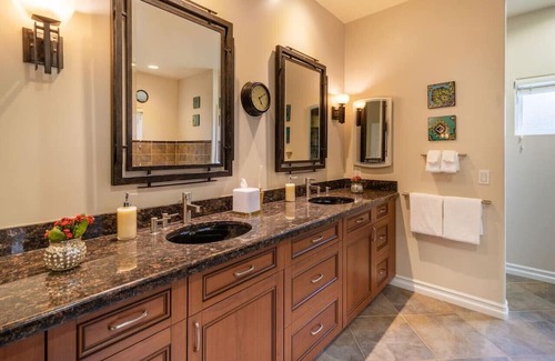 Mission Viejo House | Stunning FIVE STAR huge one-level 1350 ft.² cottage