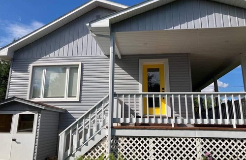 Eastman Ski Chalet | The Surf N Turf-Spa-Eastman-Lake Access