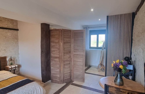 Orbigny House | Charming country gite near the BEAUVAL Zoo, close to numerous Châteaux.