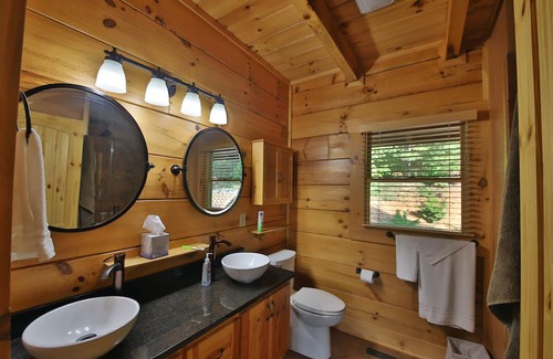 Vein Mountain Cabin | Serene Mountain Cabin w/View in Private Community