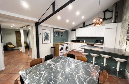 Quartier de la Porte-Saint-Denis Apartment | Urban Flat 161 - Sublime 4BDR Luxury Flat in Paris