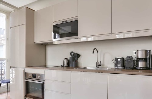 Strasbourg -Saint-Denis Apartment | Urban Flat 60 - Sublime 3BDR Parisian Flat in Paris