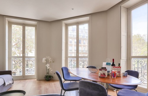 Strasbourg -Saint-Denis Apartment | Urban Flat 60 - Sublime 3BDR Parisian Flat in Paris