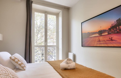 Strasbourg -Saint-Denis Apartment | Urban Flat 60 - Sublime 3BDR Parisian Flat in Paris