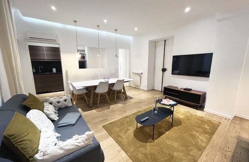 Strasbourg -Saint-Denis Apartment | Urban Flat 69 - Beautiful Parisian Apartment in Center of Paris