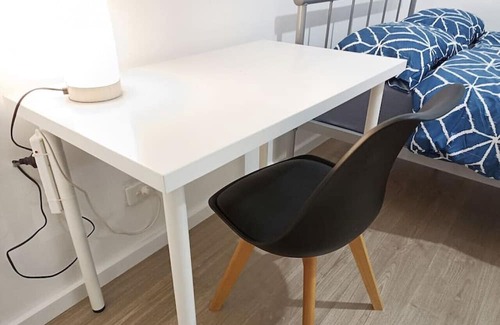 Oak Park House | {Promo!} Next to Train Station, FREE WIFI!