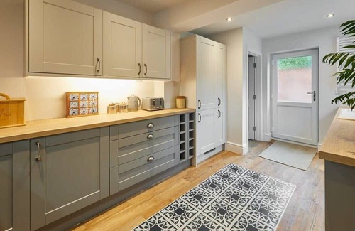 Hognaston House | Host & Stay | The View at Orchard View