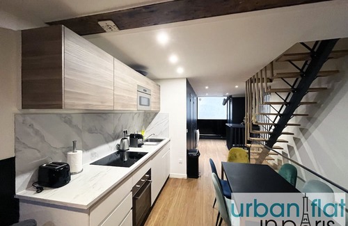 Quartier du Mail Apartment | Urban Flat 31 - Charming Triplex in Paris