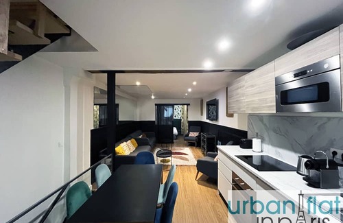 Quartier du Mail Apartment | Urban Flat 31 - Charming Triplex in Paris