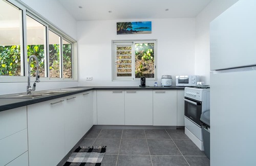 Mahina House | Fare Tahara'a 2BR in Arue