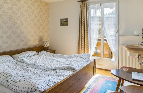 Hinterzarten Apartment | Holiday Apartment 'Loft' with Mountain View, Shared Garden, Balcony & Wi-Fi