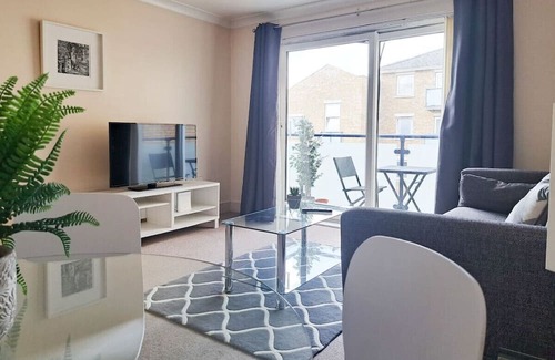 Wimbledon Apartment | Wimbledon Apartment - Fantastic One Bedroom Apartment in the centre of Wimbledon with free parking!