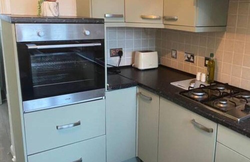 Gateshead House | Cheerful 3 bdrm ideal for contractors-own parking