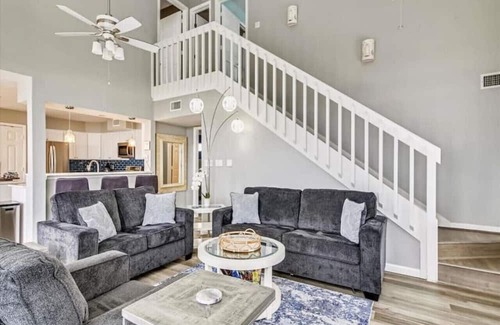 Galveston House | Beachfront Envy Home Sleeps 16