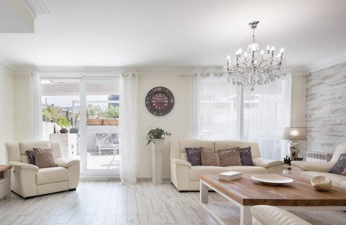 Sitges Town Center Apartment | Sitges Centre Mediterranean Apartments-5 bed/4 bath/Jacuzzi-Sleeps up to 11