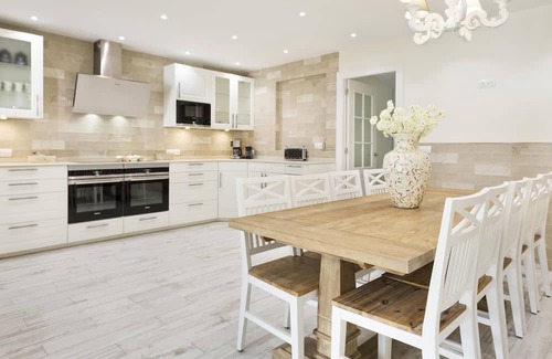 Sitges Town Center Apartment | Sitges Centre Mediterranean Apartments-5 bed/4 bath/Jacuzzi-Sleeps up to 11