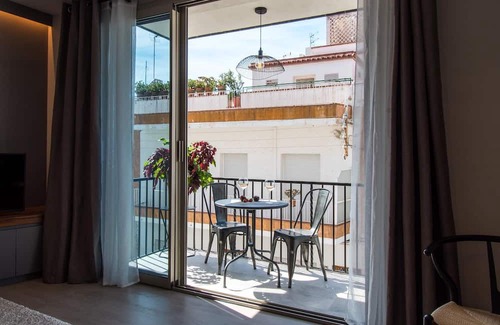 Sitges Apartment | Sitges Spaces Seaside Beach Flat- 4 Bedroom/2Bathroom/Terrace- Sleeps up to 8