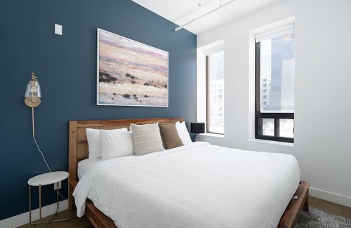 International District Apartment | BAKAN - Gem in the city : MODERN 2BD in Old/DT