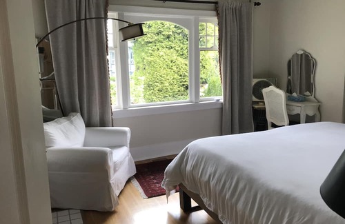Fairview House | Best Location in kits