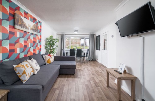 Hatfield House | Cozy Home near Hatfield Galeria