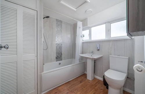 Hatfield House | Cozy Home near Hatfield Galeria