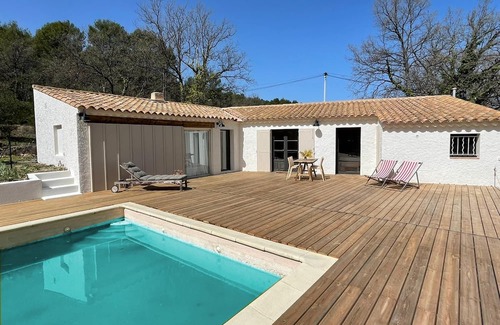 Le Puy-Sainte-Reparade House | mas de la Pivoine