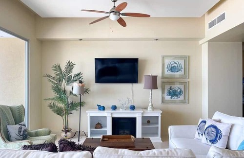 Puerto Penasco Condo | Oceanfront Gem with Pools & Private Beach