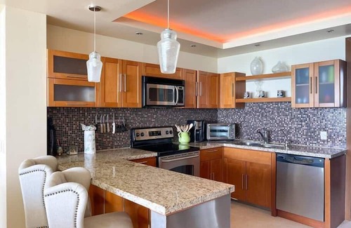 Puerto Penasco Condo | Oceanfront Gem with Pools & Private Beach