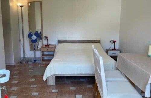 Milcetici Apartment | Apartment Pape Studio no. 2 *** with terrace