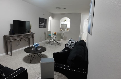 Windsor Palms Condo | CasaComfort-king suite, 5 miles from Disney, heated pool/Jacuzzi in community