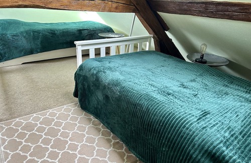 Villemoiron-en-Othe Apartment | Le domaine du Lavoir - Studio PISA sleeps 5-jacuzzi from April to October