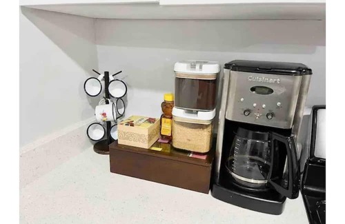 Elizabeth Apartment | Cozy 2BR Parking&Laundry near NYC Self Check-IN