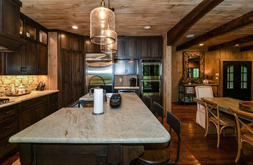 Blue Ridge House | Fly Fish, Tube & Relax on The Toccoa River-Aska Adventure- 10 Mins from Dwntn BR