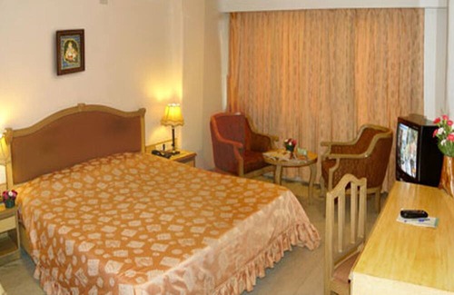 Madurai House | Duplex Rooms with Roof top restaurant Stay/Madurai