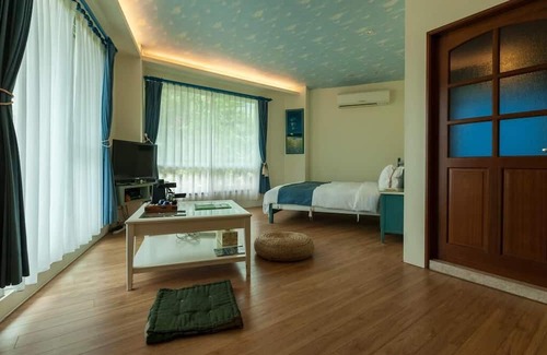 Shoufeng Bed & Breakfast | Tree Lake B&B