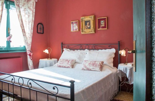 Tremezzo Apartment | La Bolvedrina: family apartment with garden in villa, 100 meters from the Lake.