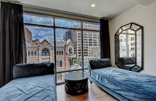 Downtown Austin Apartment | The Littlefields by Lodgewell, Corner Loft Trio of Balconies