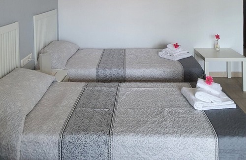 Fuengirola City Centre Apartment | Bright Apartment with Pool