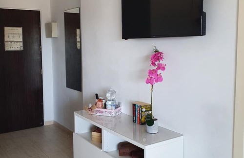 Fuengirola City Centre Apartment | Bright Apartment with Pool