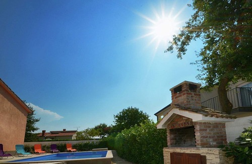Cancini Other | Apartment for up to 5 persons near Porec with shared pool