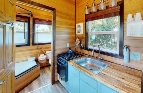 Waldport House | Evergreen