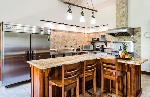 Coco House | Beautiful 4BR home great for a family