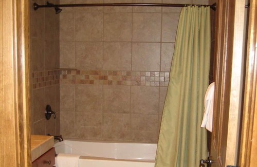 Copper Mountain Village Condo | New Upscale Condo. Mountain Views. Near New Lift & Ski School.