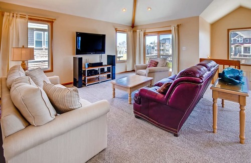 Hatteras House | On Special - Savor the Semi-Oceanfront Views, Hatteras w/ Weber Grill