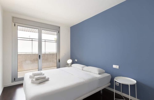 Sant Adria de Besos Apartment | Olala Port Forum 2-Bedroom Apartment with Balcony