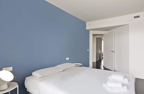 Sant Adria de Besos Apartment | Olala Port Forum 2-Bedroom Apartment with Balcony