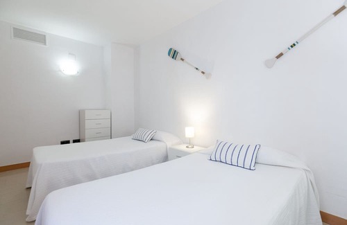 Salou City Centre Apartment | Spacious family apartment near the beach and the Marina -UHC SOL I MAR 298